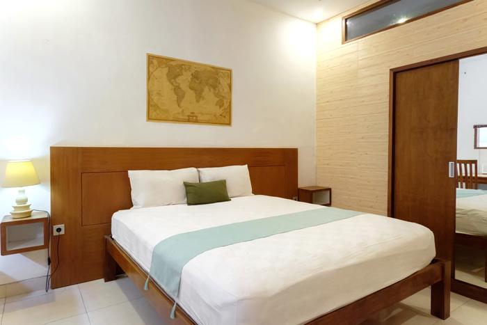 w1 - Superior Double Room Monthly - Saren Guest House Bali at Twospaces