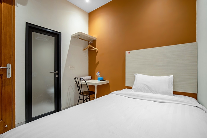 W1 - Standard Single - Monthly - Mono Coliving Ngagel at Twospaces
