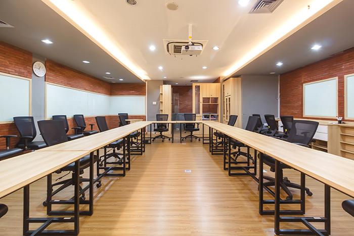 W4 - Meeting Room 14 Pax Daily (08.00-17.00) - Menara Cardig at Twospaces