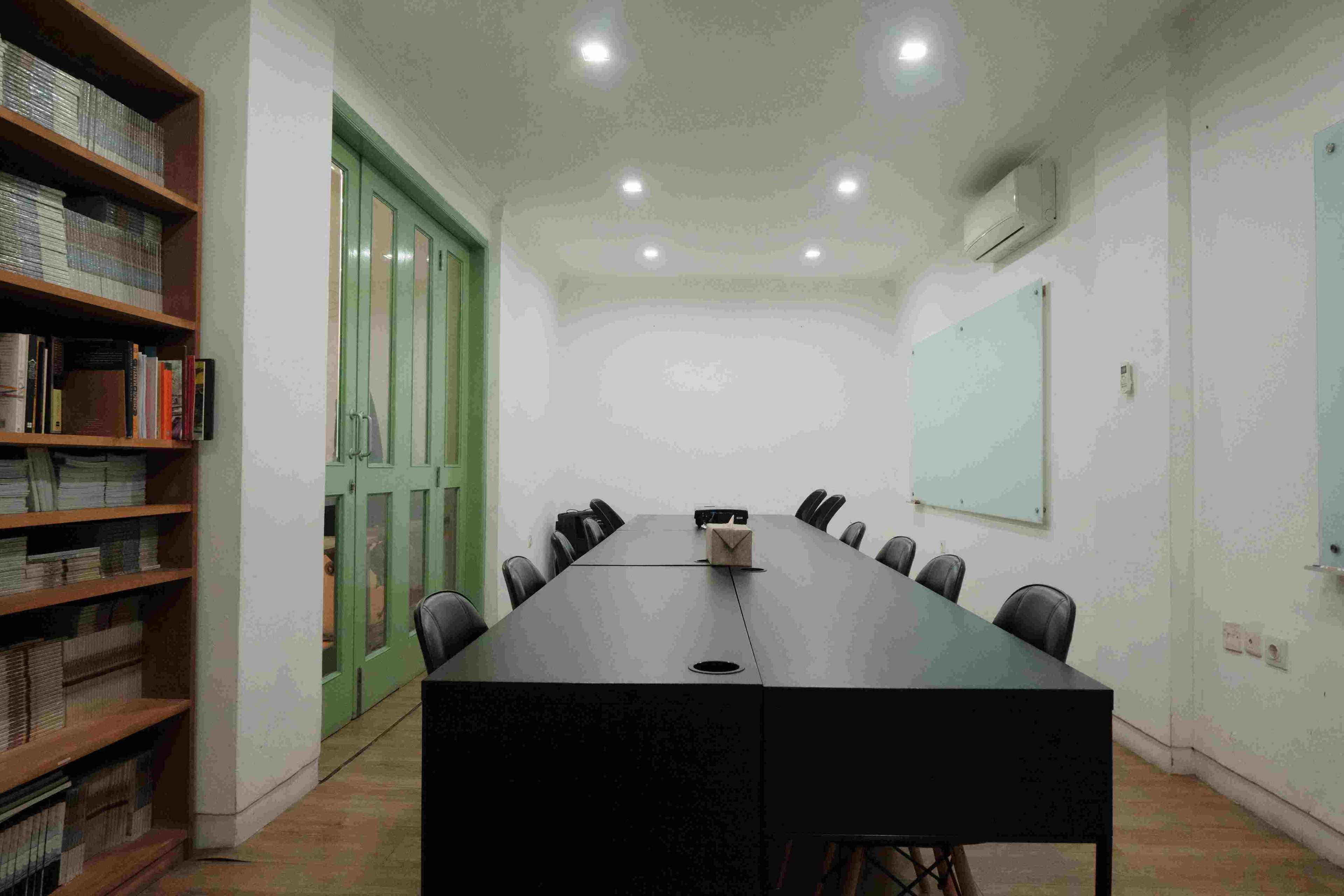 W2 - Meeting Room - Torajamelo at Twospaces