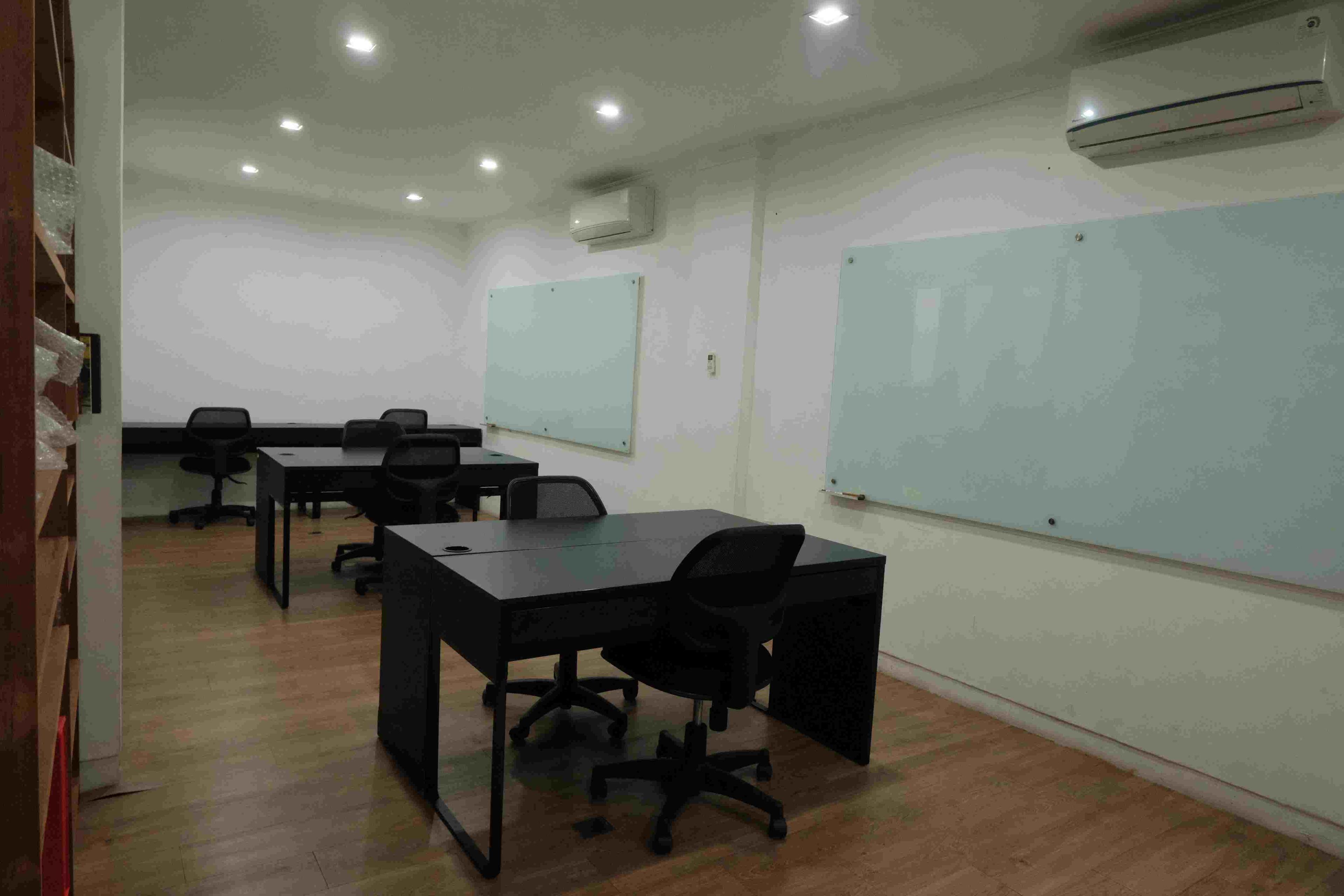 W2 - Private Office 6 Pax Bulanan - Torajamelo at Twospaces