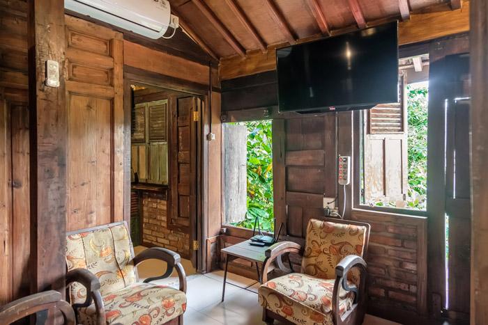 ARB7 - Family Room - Bunga Desa at Twospaces