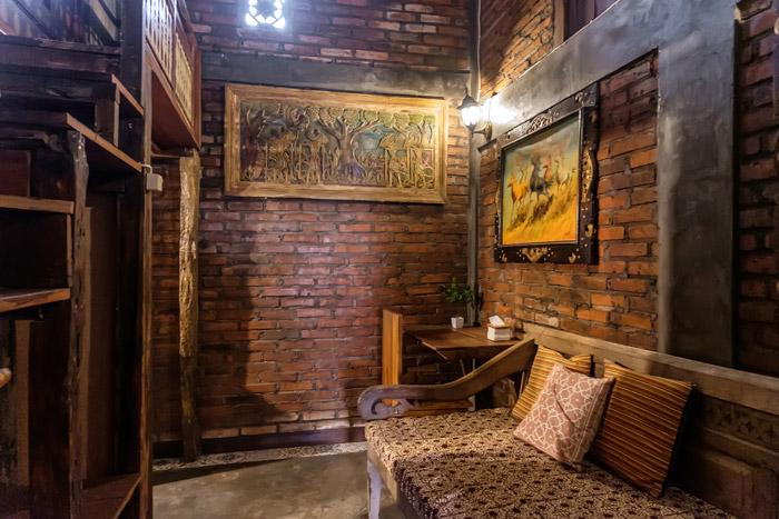 W12 - Deluxe Room - Bunga Desa at Twospaces