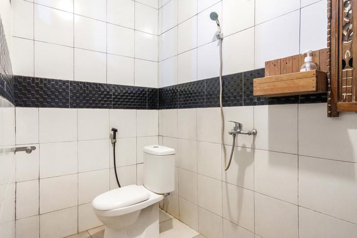 W4 - Standard Room - Bunga Desa at Twospaces