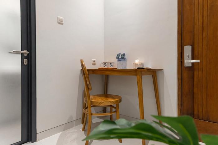 ARB-NDR-7 - Executive Room - Mono Coliving Pakis at Twospaces