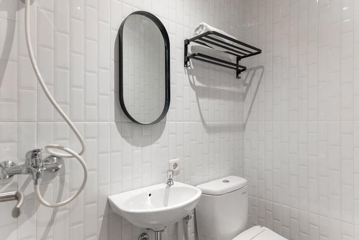 ARB-NDR-8 - Executive Room - Mono Coliving Pakis at Twospaces