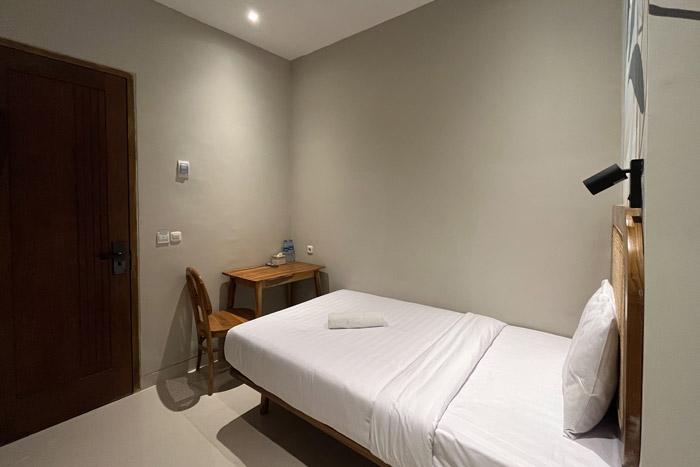 Mono-Coliving-Kertajaya---Single-3 - Standard Single - Mono Coliving Kertajaya at Twospaces