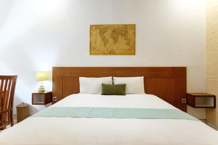 w2 - Superior Double Room Monthly - Saren Guest House Bali at Twospaces