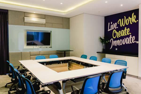 Meeting Room - 12 pax