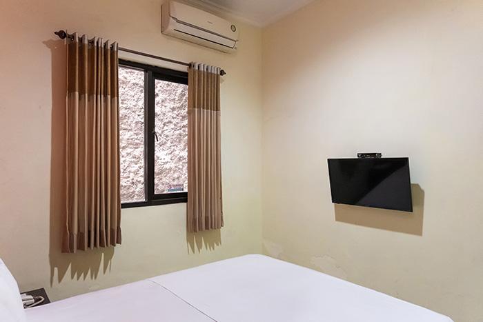 W4 - Standard Double Daily - Toedjoeh Enam Homestay Syariah at Twospaces