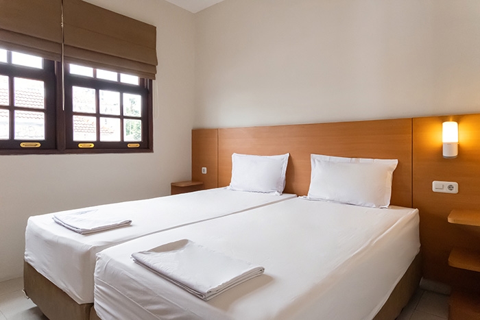 W1 - Standard Double Daily - Family Guest House Kupang Baru at Twospaces
