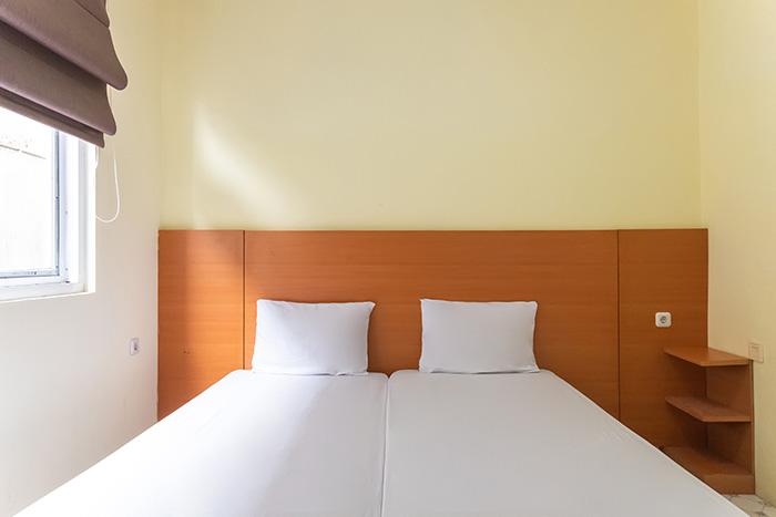 W2 - Standard Twin Daily - Family Guest House Kupang Baru at Twospaces