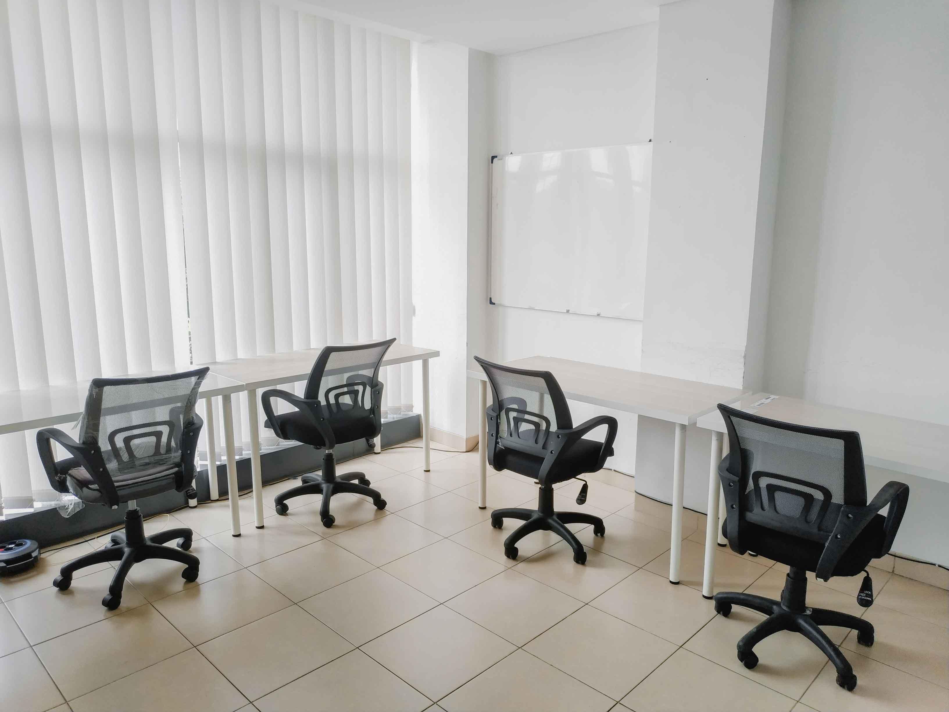 Private Office 4 Pax Harian