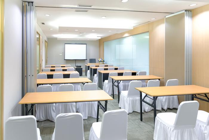 Meeting Room format Classroom Boardroom - Daily